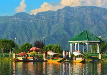 Chandigarh to Srinagar One way Taxi Service